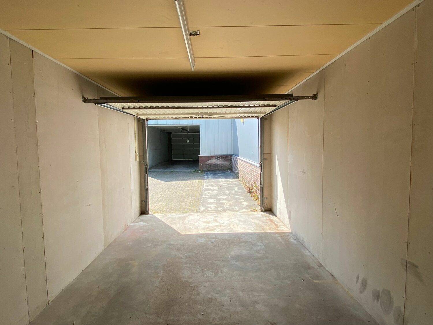 32_33 garage binnenzijde