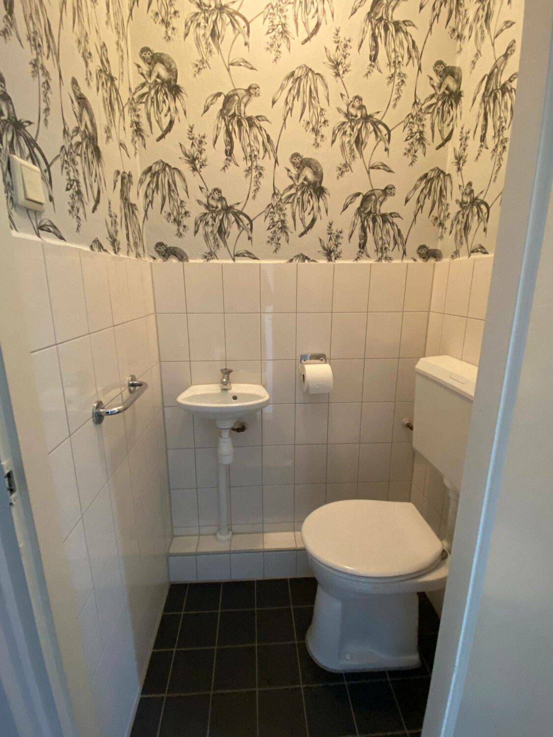 05 toilet