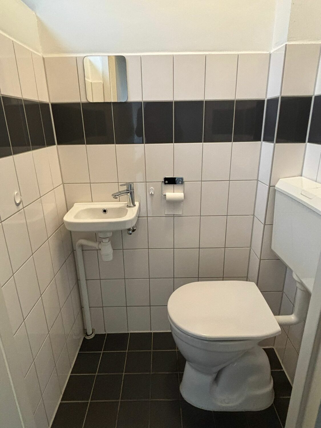 03b toilet