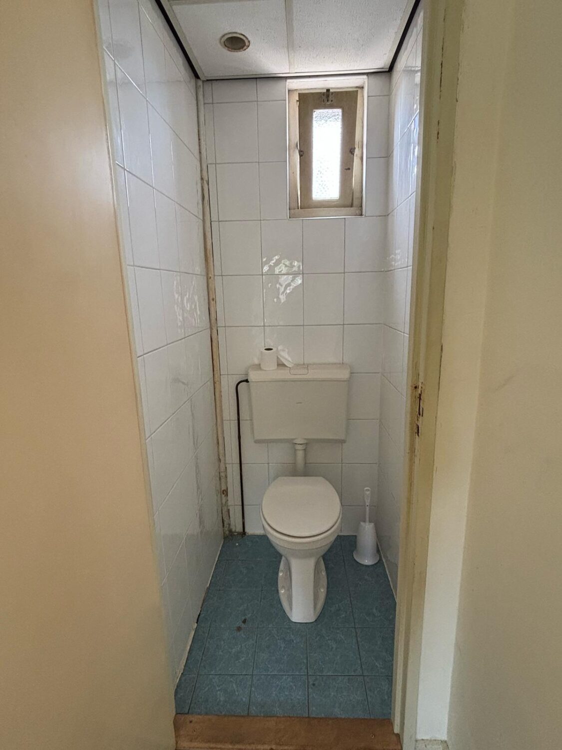 05 toilet