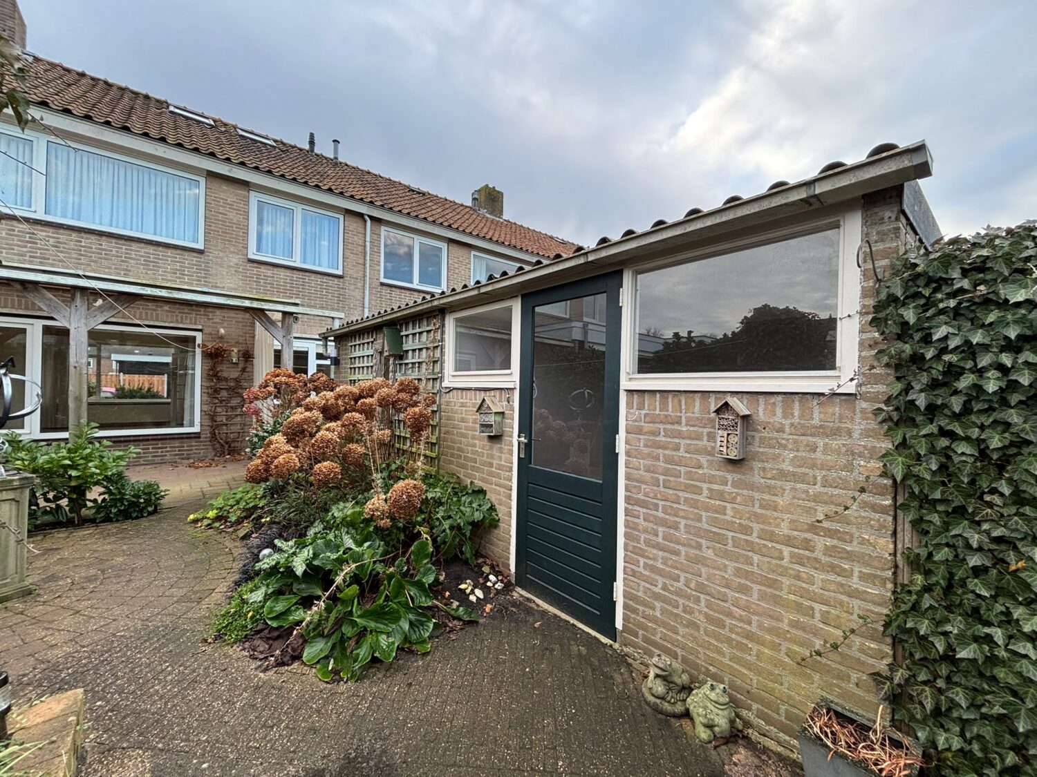 12_WhatsApp Image 2025-12-16 at 13.12.04 (2)