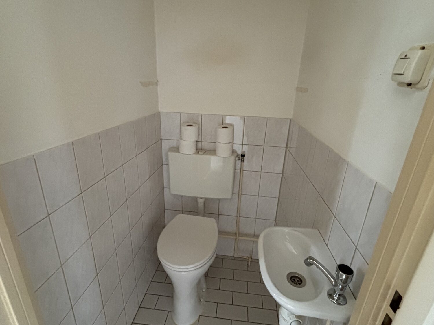 13 toilet