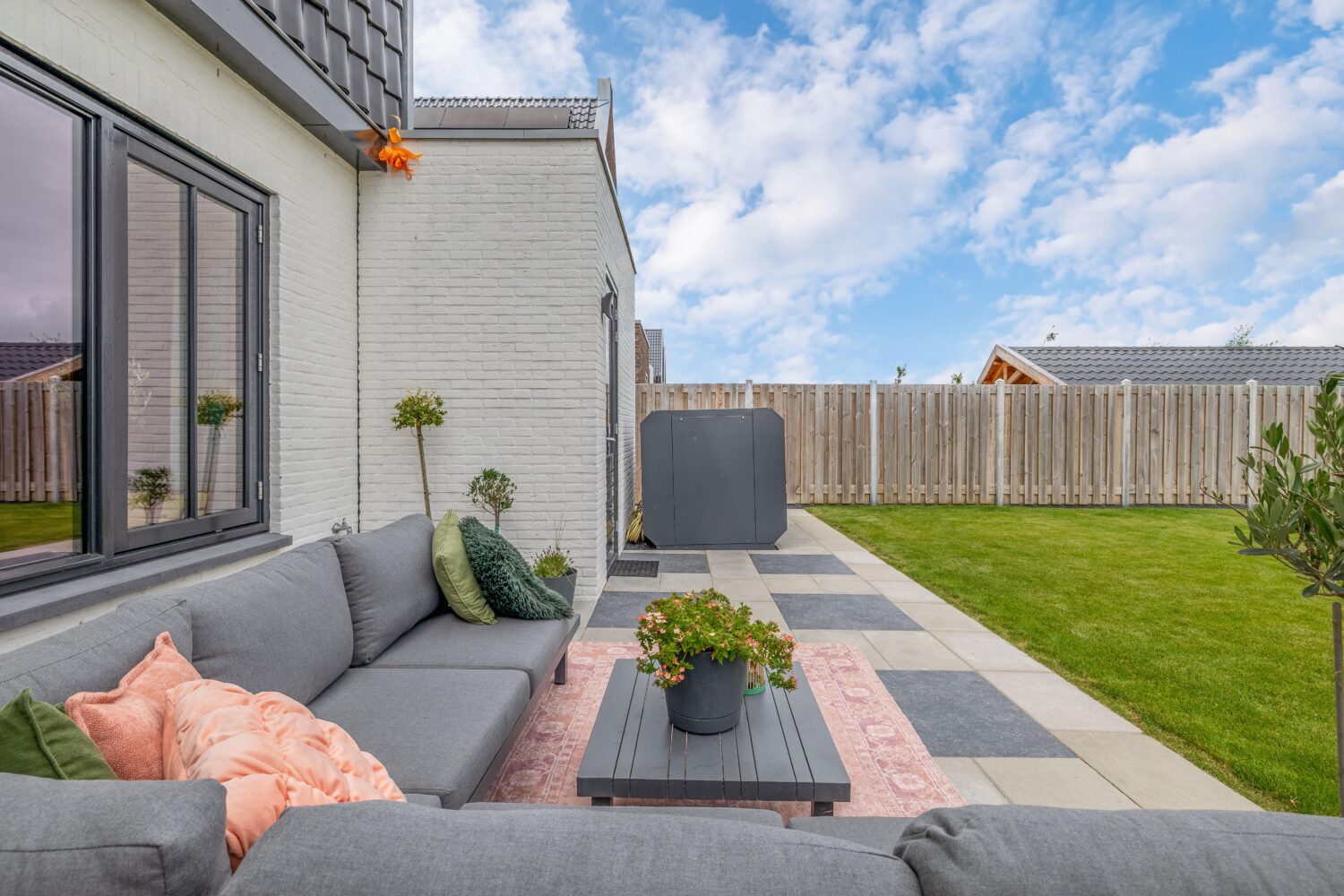 FH (28)