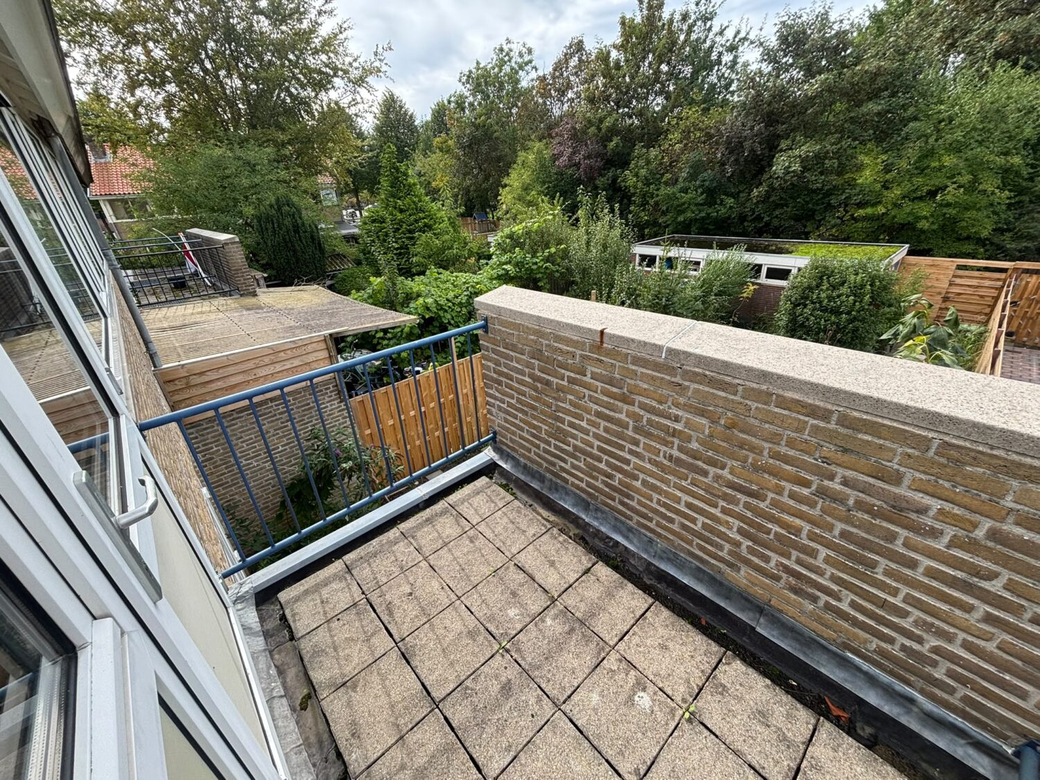 23_14b balkon bij slaapkamer